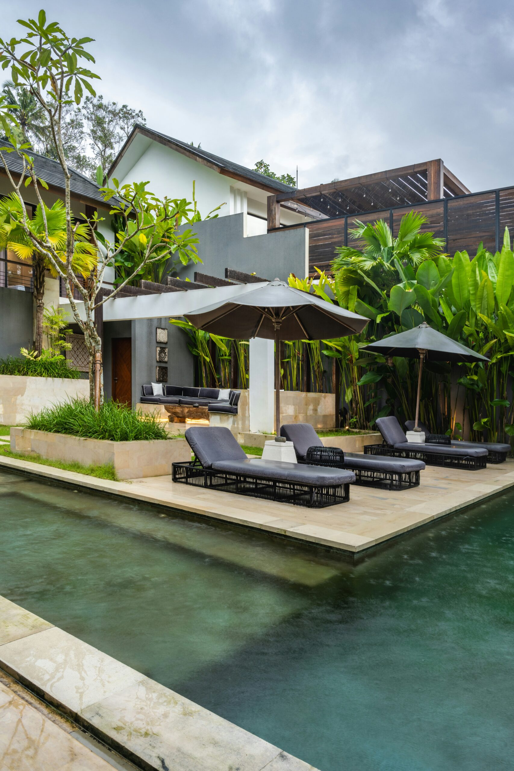 Projeto Selva — Fibra Sintética para Área de Piscina